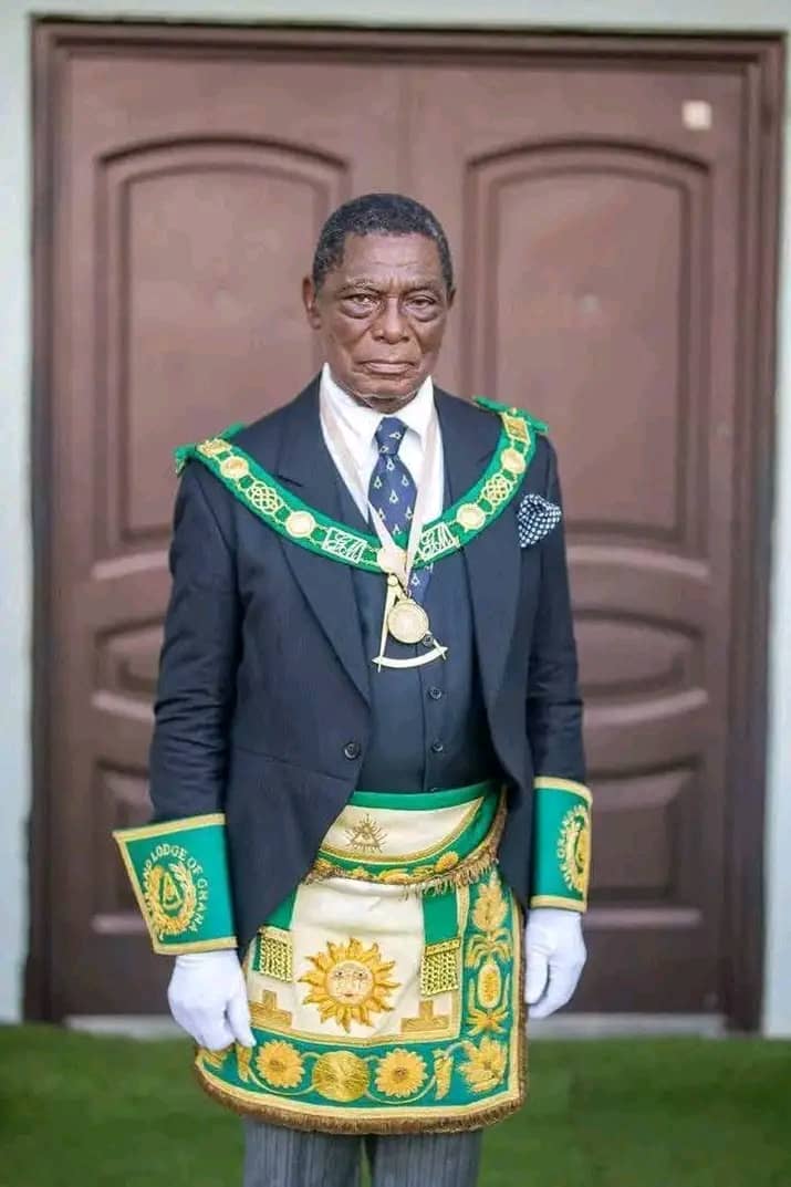 Grand Lodge officer in ceremonial regalia